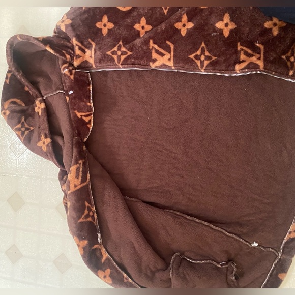 Monogram fuzzy zip up - Picture 6 of 8